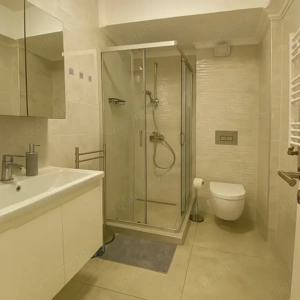Apartament 3 camere | Solid House Butoaie | Vedere frontală spre lac  - imagine 6