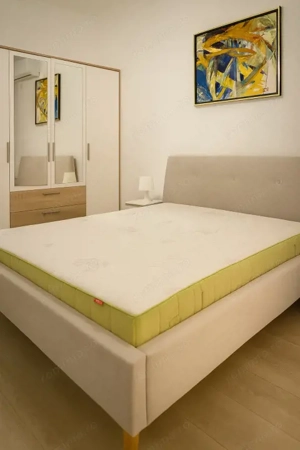 Apartament 3 camere | Solid House Butoaie | Vedere frontală spre lac  - imagine 4