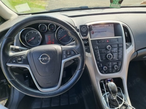 Opel Astra J Sports Tourer 1.7 CDTI 110CP 2011 - imagine 6