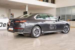 BMW Seria 7 740d xDrive Sportautomatic - imagine 8