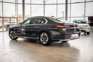 BMW Seria 7 740d xDrive Sportautomatic - imagine 7
