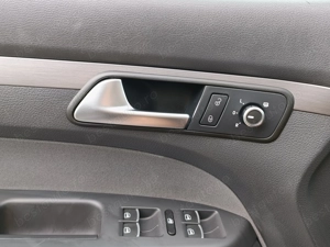 VW Touran 1.6 TDI 2011 - imagine 18