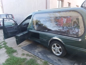 Mercedes w 210 funerar