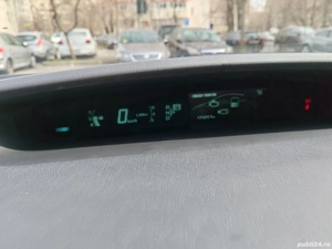 Toyota Prius Hybrid Plug In  - imagine 2