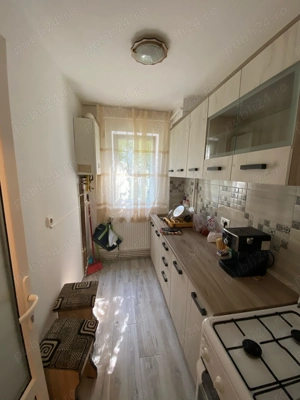 Vind apartament doua camere semidecomandat Brasov
