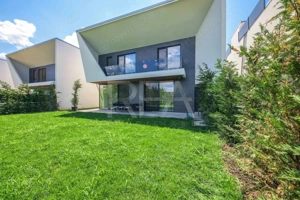 Vilă de lux cu piscină pe terasă și automatizări inteligente – Str. Matei Millo