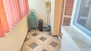 Vand apartament 3 camere decomandat in Deva, zona Enescu, parter inalt, hol central, mobilat - imagine 7