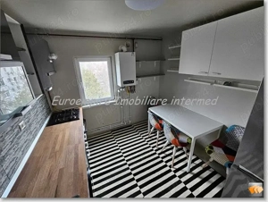 Apartament 3 camere decomandate zona Casa de Cultura