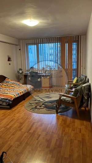 închiriez apartament cu o camera,  zona Farmec