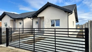 Duplex pe parter - despartit prin baie - zona buna - posibilitate alegere finisaje si mansarda