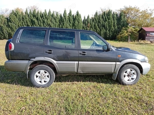 Societate agricolă vinde Nissan Terrano 2 - imagine 2