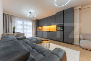 Apartament modern, intermediar, 55 mp, terasa 11 mp, strada Eroilor - imagine 2