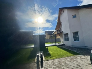 Casă modernă complet renovată, cu curte amenajată și sisteme inteligente - imagine 8