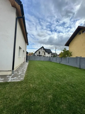 Casă modernă complet renovată, cu curte amenajată și sisteme inteligente - imagine 15