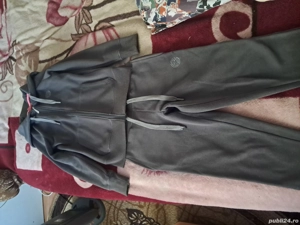 Vand trening femei doar o data purtat este stramt pe mine marimea XS