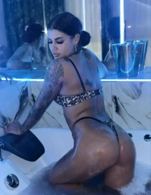 Rebeca  noua la tine in oras 