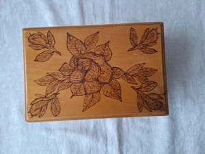 Cutie confectionata din lemn pirogravat - veche - imagine 2