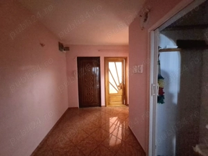 Vând apartament 2 camere etaj 2 în Botoșani zona Școlii nr.8  - imagine 8