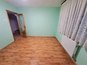 Vând apartament 2 camere etaj 2 în Botoșani zona Școlii nr.8  - imagine 6