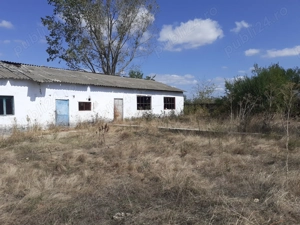 Teren cu cladiri de vanzare  - imagine 8