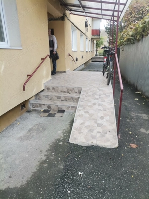 Se vinde apartament cu 3 camere decomandate în cartier după zid Mediaș preț 59000 euro  - imagine 2