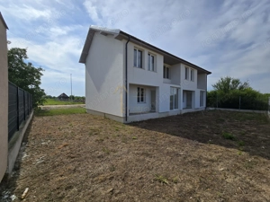 Martinesti, Duplex pe etaj, 3 Dorm, Buc separata,  Zona linistita. - imagine 2