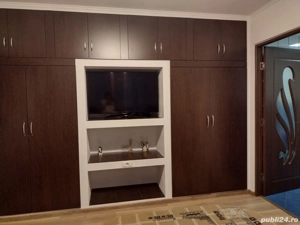 vand apartament cu 3 camere complet renovat,recompartimentat și utilat.