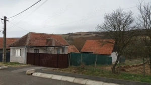 Vând casă la țară la 35 km de Sibiu