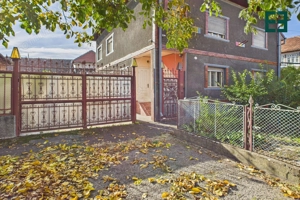 Casă cu 10 camere și 1437 mp teren în Ineu - Arad