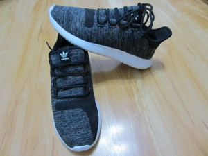 Pantofi sport Adidas originali made in Vietnam,marimea 42,5-43,5