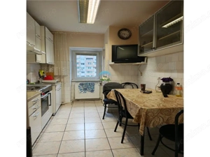 Apartament de vanzare cu 3 camere decomandat, cartierul Manastur Cluj Napoca