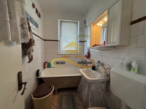 Apartament cu 2 camere cu balcon etaj 3 din 4 - de vanzare - imagine 8