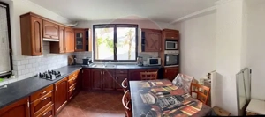 Casă / Vilă cu 4 camere de vânzare - imagine 10