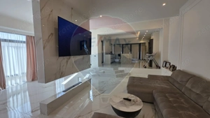 Casă / Vilă cu 5 camere de vânzare în zona Central