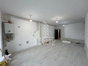 DE VANZARE – APARTAMENT CU 3 CAMERE, ETAJ 1 – ZONA TORONTALULUI SPITAL - imagine 2