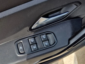 Dacia Duster Laureate 4x4 2021, 1.5 Blue dCi Diesel Manuala, 115 CP, 6+1 trepte - imagine 16 Dacia Duster Laureate 4x4 2021, 1.5 Blue dCi Diesel Manuala, 115 CP, 6+1 trepte - imagine 16