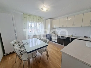 Casa individuala de inchiriat garaj pivnita curte generoasa Strand II - imagine 8