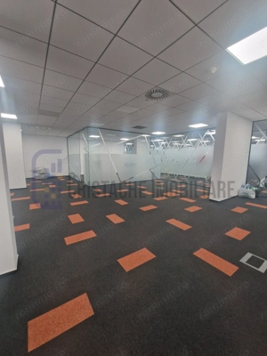 Spatiu de tip birou, 100 mp, aflat la parterul unei cladiri in zona Timpuri Noi