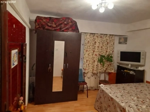 Apartament decomandat 3 camere 1Mai  - imagine 2