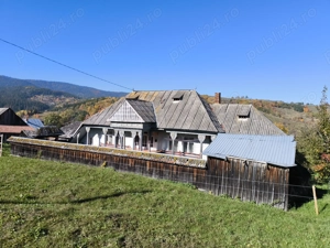 Casă bătrânească de vânzare