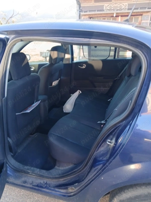 Renault Megane 2, Berlina, An: 2005, 1.5 Dci diesel - E4 86 CP - imagine 9 Renault Megane 2, Berlina, An: 2005, 1.5 Dci diesel - E4 86 CP - imagine 9
