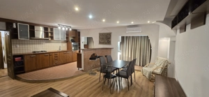 Închiriez apartament 3 camere, decomandat, open space, etaj 1. Bld Poitiers