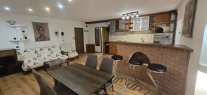 Închiriez apartament 3 camere, decomandat, open space, etaj 1. Bld Poitiers - imagine 3 Închiriez apartament 3 camere, decomandat, open space, etaj 1. Bld Poitiers - imagine 3