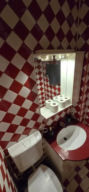 Închiriez apartament 3 camere, decomandat, open space, etaj 1. Bld Poitiers - imagine 9 Închiriez apartament 3 camere, decomandat, open space, etaj 1. Bld Poitiers - imagine 9