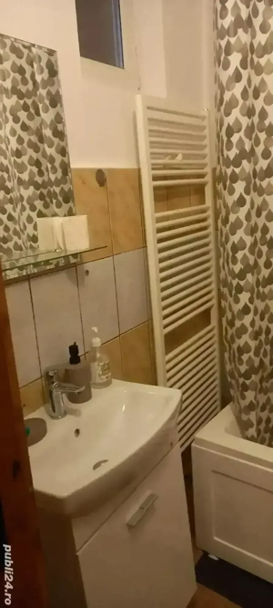 închiriez apartament 2 camere spațioase la casă  - imagine 5
