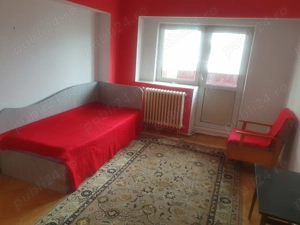 Inchiriez apartament 3 camere