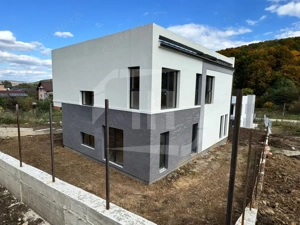 Casa Individuala finalizata, 2 garaje. zona Roata Faget - imagine 5