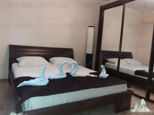 Vila moderna + casa renovata cu 2 apartamente si teren generos  -  Palazu Mare , Constanta - imagine 19