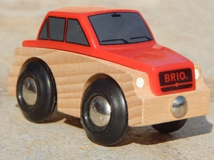 Jucarie masina Brio din lemn cu magnet