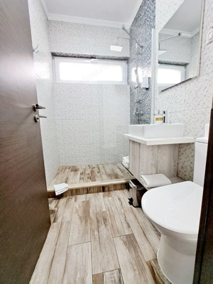 360 IMOBILIARE pune în vânzare o vilă superbă în Giarmata - imagine 19